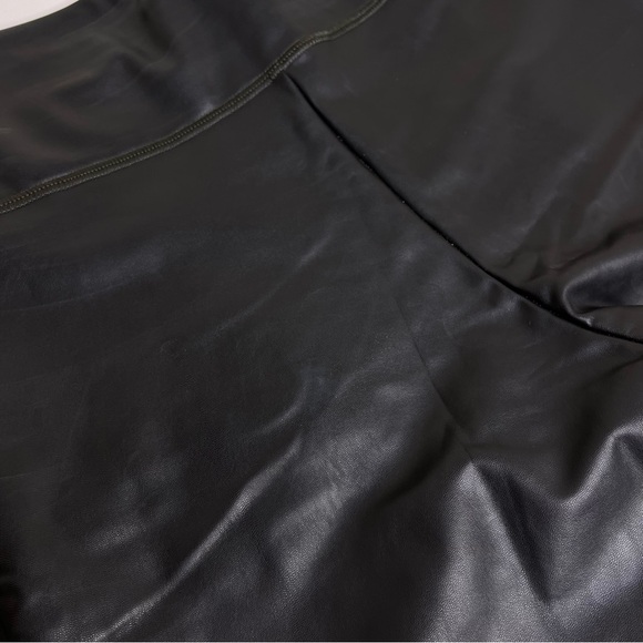 Athleta All Over Gleam‎ Tight Faux Leather Leggings Black Medium - Picture 6 of 12